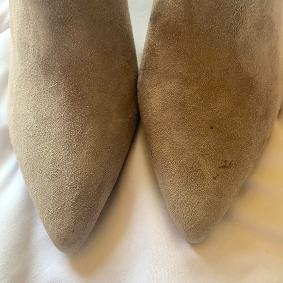 Size 9 pointy, suede, ankle booties - Picture 9 of 9